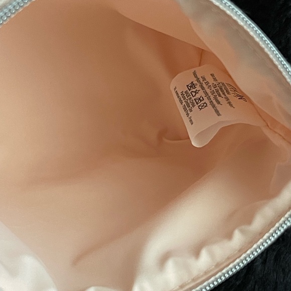 Dior Beauty Pouch (GWP) - Picture 4 of 4